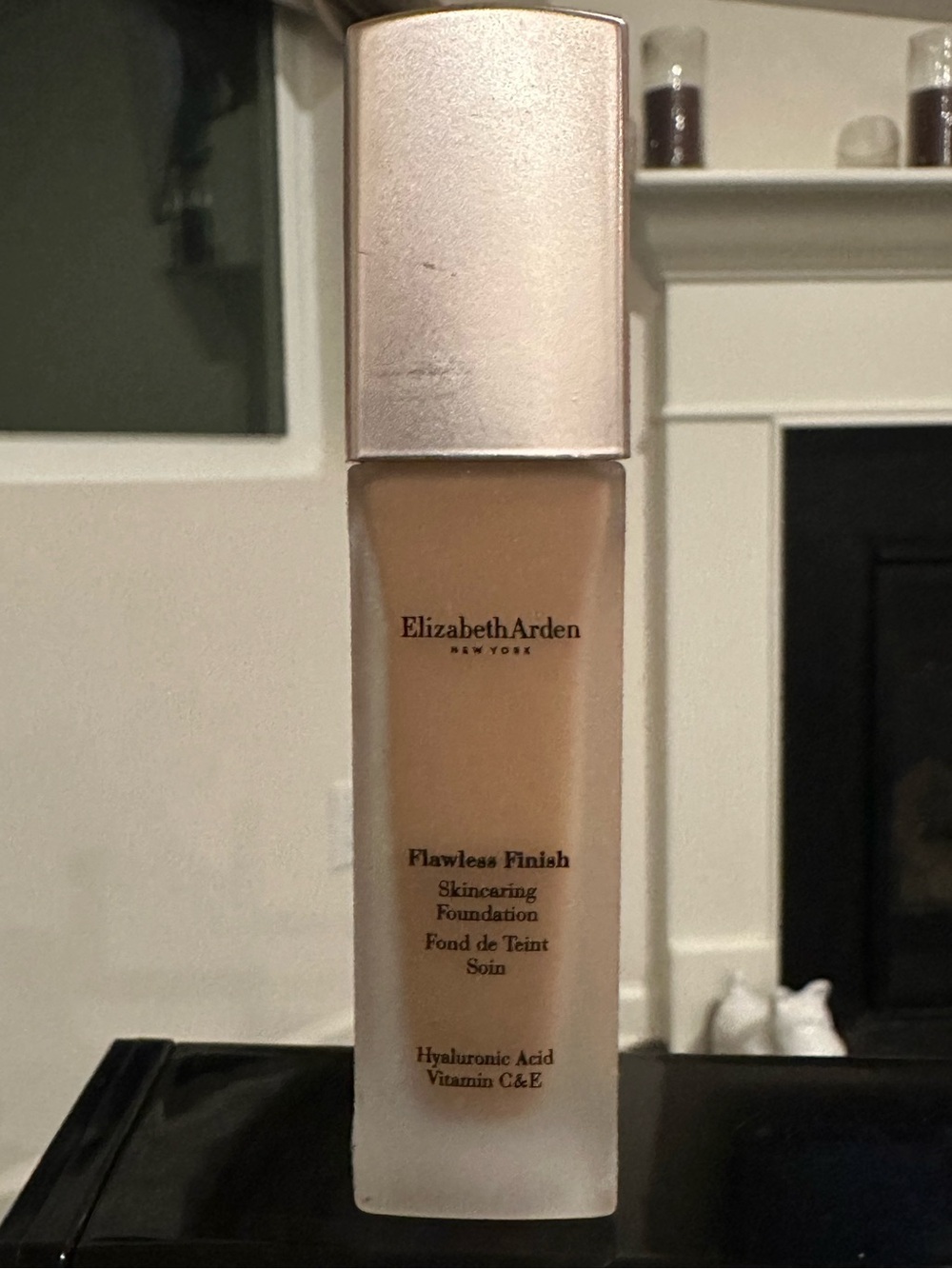 Elizabeth Arden Flawless Finish Skincaring Foundation - Beige 310C